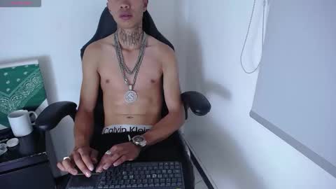 Snapshot of franklinn_23 chatting on October 31, 2025, 6:09 pm Franklinn 23 online show from October 31, 2025, 6:09 pm