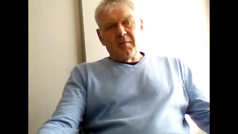 frannkboy61 online show from April 6, 2026, 9:10 am