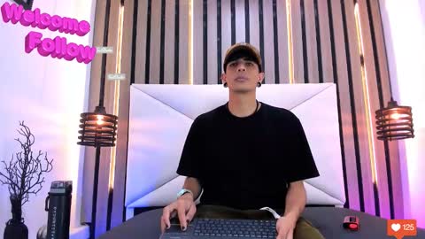 Franvill trato online show from October 22, 2025, 7:13 pm