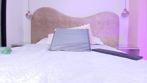 FRANYELY online show from November 7, 2025, 7:14 pm