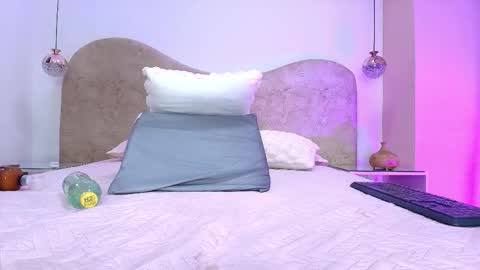 FRANYELY online show from November 13, 2025, 7:24 pm