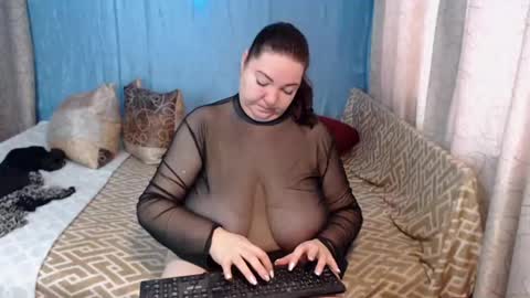 Snapshot of frau_becky chatting on December 17, 2024, 7:29 am frau_becky online show from December 17, 2024, 7:29 am