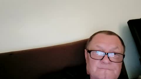 Wolfi online show from May 17, 2026, 6:44 am