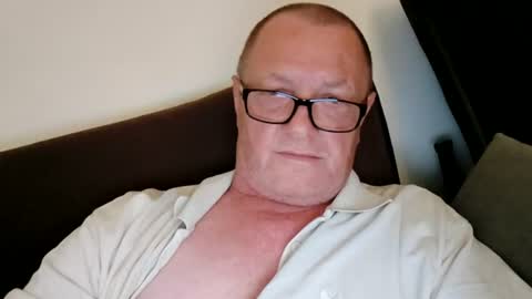 Wolfi online show from July 9, 2026, 6:39 am