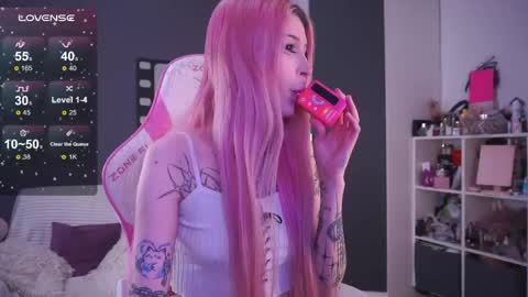 Snapshot of fraulein_mooon chatting on May 2, 2026, 7:08 pm Asya UwU online show from May 2, 2026, 7:08 pm