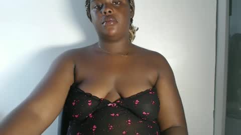 Snapshot of freakie_clit chatting on December 18, 2024, 9:25 am pandora online show from December 18, 2024, 9:25 am