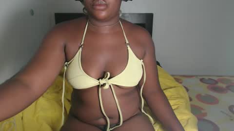 Snapshot of freakie_clit chatting on December 28, 2024, 1:28 pm pandora online show from December 28, 2024, 1:28 pm