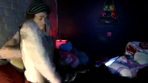 Snapshot of freaktwink420 chatting on September 18, 2025, 10:06 am Squirrel twink online show from September 18, 2025, 10:06 am