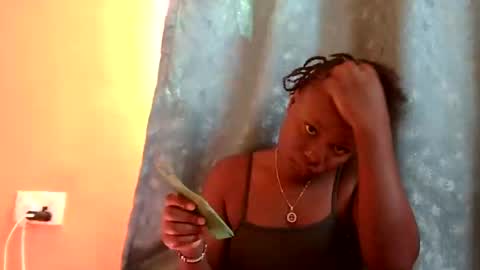 Snapshot of freaky_dolly chatting on January 7, 2025, 10:11 am freaky_dolly online show from January 7, 2025, 10:11 am