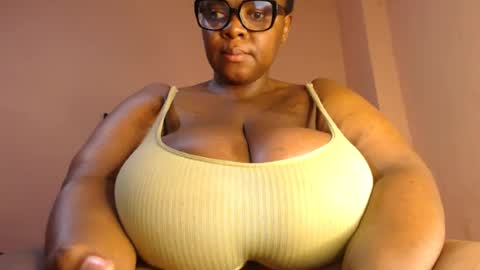 Snapshot of freakyboobsxx chatting on June 29, 2026, 1:44 pm Kimmy online show from June 29, 2026, 1:44 pm