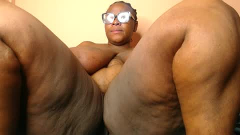 Snapshot of freakyboobsxx chatting on July 8, 2026, 4:22 pm Kimmy online show from July 8, 2026, 4:22 pm