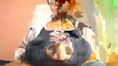 Snapshot of freakyboobsxx chatting on July 25, 2026, 11:35 pm Kimmy online show from July 25, 2026, 11:35 pm