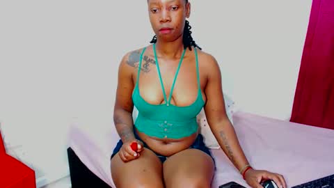 Snapshot of freakyscarlrt00 chatting on October 19, 2025, 10:32 pm FreakyScarlet00 online show from October 19, 2025, 10:32 pm