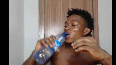 freakyslut30 online show from February 26, 2025, 7:27 pm