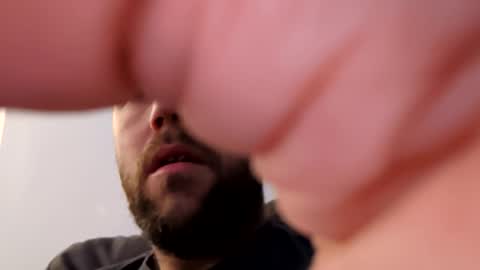 Snapshot of fred2132564158 chatting on April 13, 2026, 3:12 am fred2132564158 online show from April 13, 2026, 3:12 am