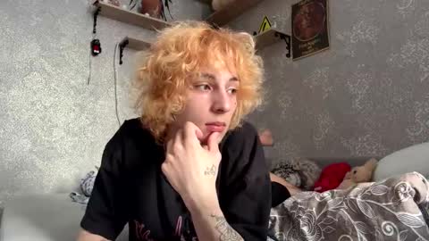 Snapshot of fred_bucks chatting on February 24, 2026, 8:12 am fred bucks online show from February 24, 2026, 8:12 am