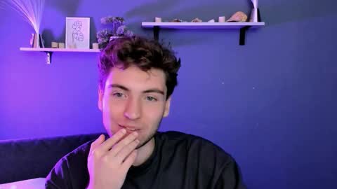 Snapshot of fred_strong chatting on December 18, 2025, 8:37 pm Freddy online show from December 18, 2025, 8:37 pm