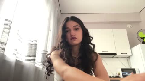 Mia online show from July 1, 2026, 5:09 am