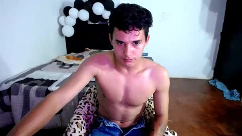 Snapshot of freddy_romans2 chatting on October 6, 2025, 12:19 am freddy romans online show from October 6, 2025, 12:19 am