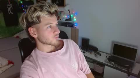 Frederick Perin online show from December 21, 2025, 1:51 pm