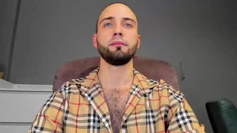 Andrew online show from November 14, 2025, 4:22 am