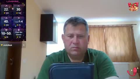 freeboy80180 online show from April 29, 2026, 7:34 am