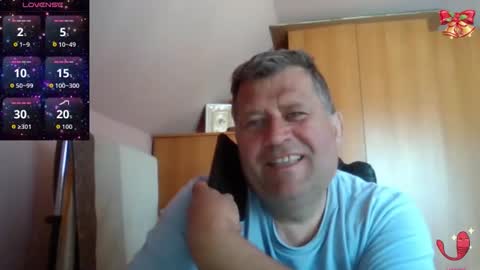 freeboy80180 online show from May 10, 2026, 7:35 am
