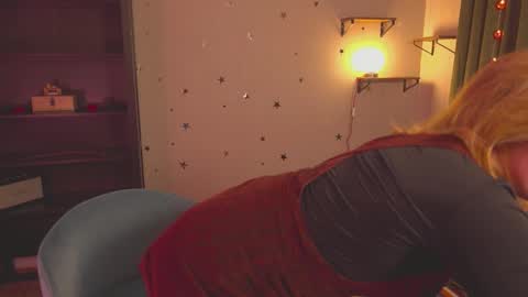 Snapshot of french_devotion chatting on December 3, 2024, 2:38 pm Louise or Lou 3 online show from December 3, 2024, 2:38 pm