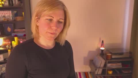 Snapshot of french_devotion chatting on January 10, 2025, 2:45 pm Louise or Lou 3 online show from January 10, 2025, 2:45 pm