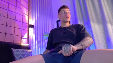 Snapshot of french_sexx chatting on April 15, 2026, 1:45 am Xavier online show from April 15, 2026, 1:45 am