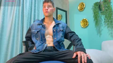 Snapshot of french_sexx chatting on May 3, 2026, 1:11 am Xavier online show from May 3, 2026, 1:11 am