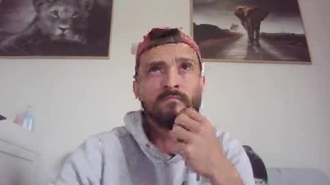 Snapshot of french_truck chatting on April 25, 2026, 2:58 pm french_truck online show from April 25, 2026, 2:58 pm
