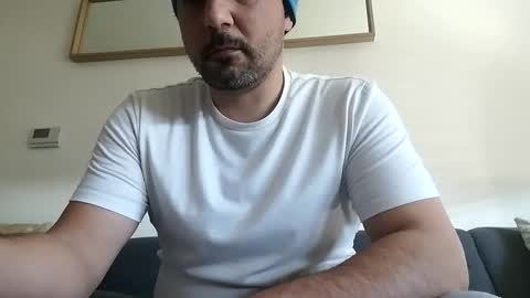 Snapshot of frenchhard0000 chatting on March 3, 2025, 8:38 am Horny french hard online show from March 3, 2025, 8:38 am