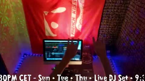 frenchkissdjfk online show from October 26, 2025, 4:35 pm