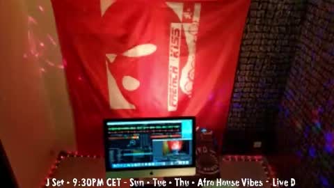 frenchkissdjfk online show from December 17, 2025, 5:52 pm