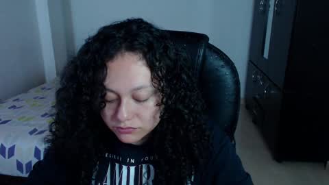 Snapshot of freud_x_louise1 chatting on January 14, 2025, 4:36 am Louise  online show from January 14, 2025, 4:36 am