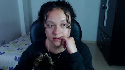 Snapshot of freud_x_louise1 chatting on February 13, 2025, 4:11 am Louise  online show from February 13, 2025, 4:11 am