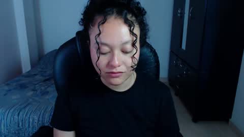 Snapshot of freud_x_louise1 chatting on October 10, 2025, 11:53 am Louise  online show from October 10, 2025, 11:53 am