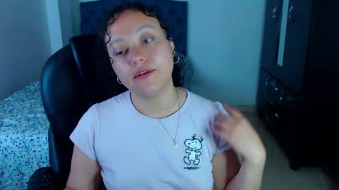 Snapshot of freud_x_louise1 chatting on April 15, 2026, 11:06 am Louise online show from April 15, 2026, 11:06 am