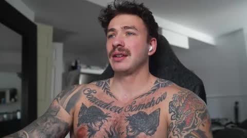 Snapshot of frewfun chatting on November 18, 2025, 7:07 pm cameron online show from November 18, 2025, 7:07 pm