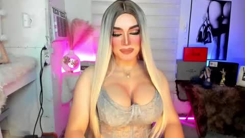Miss Frea  online show from September 24, 2025, 1:53 am