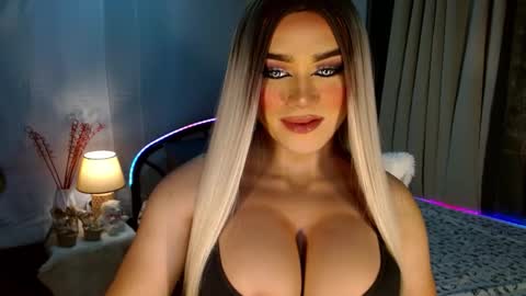 Snapshot of freya_lovestocum chatting on November 10, 2025, 6:07 pm Miss Frea online show from November 10, 2025, 6:07 pm