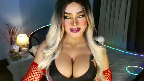Snapshot of freya_lovestocum chatting on December 16, 2025, 1:32 am Miss Frea online show from December 16, 2025, 1:32 am