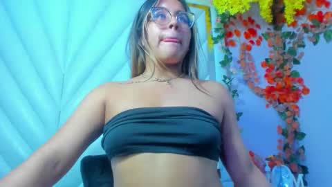 Snapshot of freya_miller_ chatting on December 3, 2025, 10:02 am Freya online show from December 3, 2025, 10:02 am