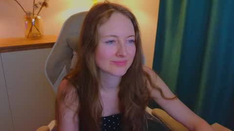 Snapshot of freya_nilsson chatting on December 5, 2024, 7:49 pm Freya online show from December 5, 2024, 7:49 pm