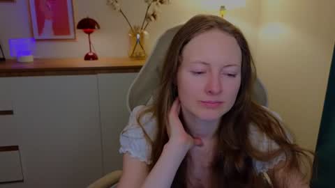 Snapshot of freya_nilsson chatting on December 8, 2024, 3:45 pm Freya online show from December 8, 2024, 3:45 pm