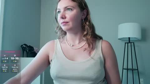 Snapshot of freyafux chatting on June 13, 2026, 10:18 pm Miss Freya online show from June 13, 2026, 10:18 pm