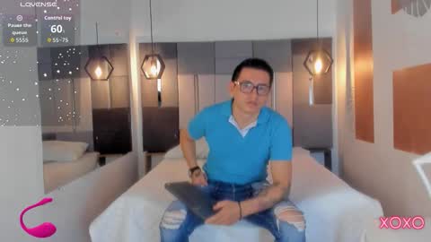  ALIS AND ALEX  online show from November 7, 2025, 9:26 pm