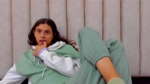 FREYA online show from December 5, 2025, 2:36 pm