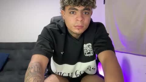 freyva_ online show from February 23, 2026, 8:55 am